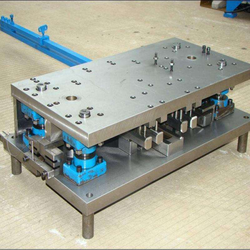 沖壓模具分類與行業(yè)術語，基礎要了解！